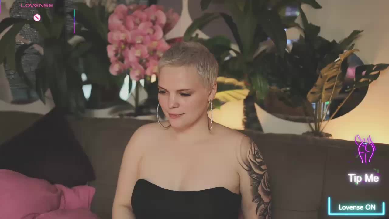 LikaBerry Adult Chat October 19, 2025