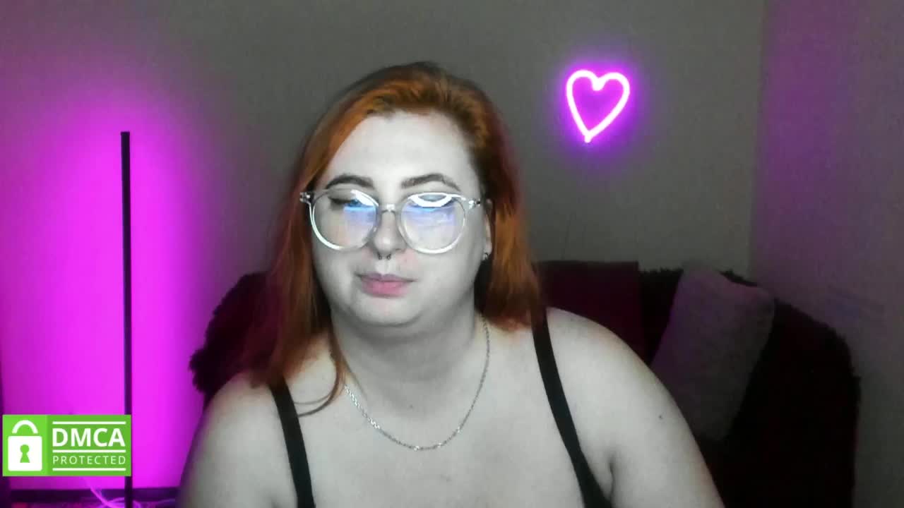 Aliciaredluv Adult Chat October 21, 2025