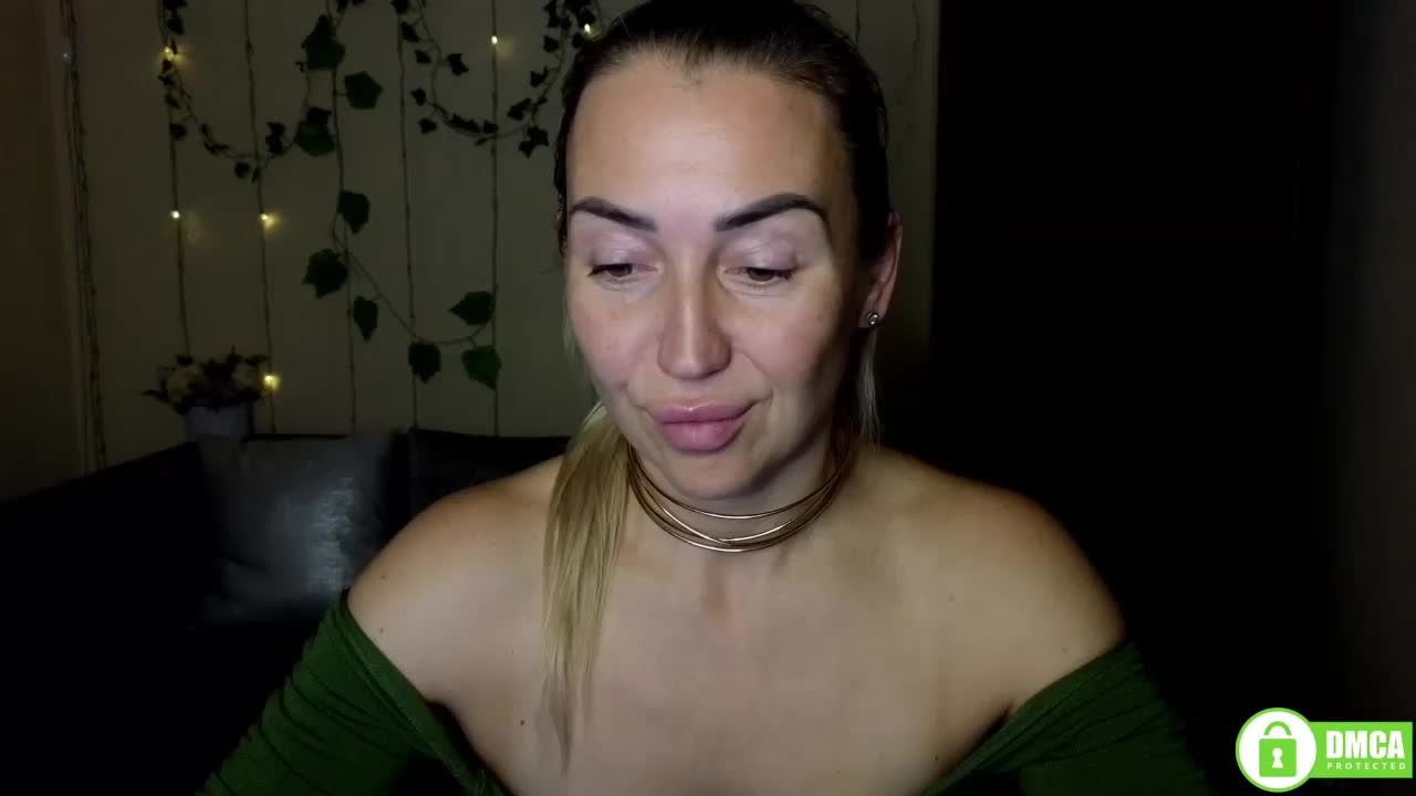 Jullyblondkiss Adult Chat October 21, 2025