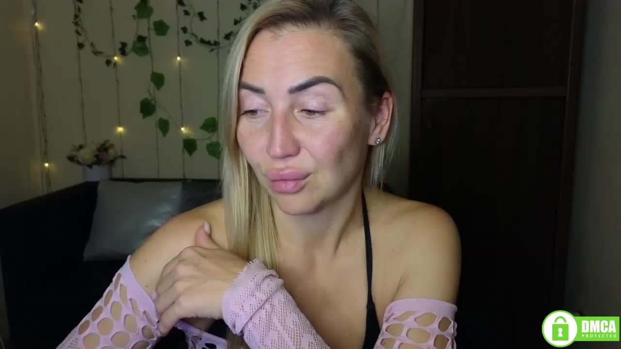 Jullyblondkiss Adult Chat October 24, 2025