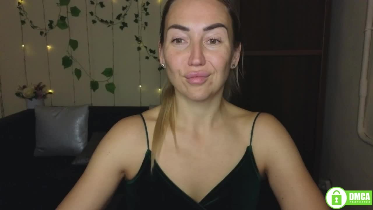 Jullyblondkiss Adult Chat October 28, 2025