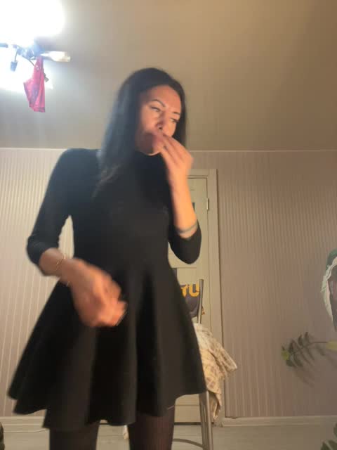 Karolina_Milf Adult Chat October 30, 2025