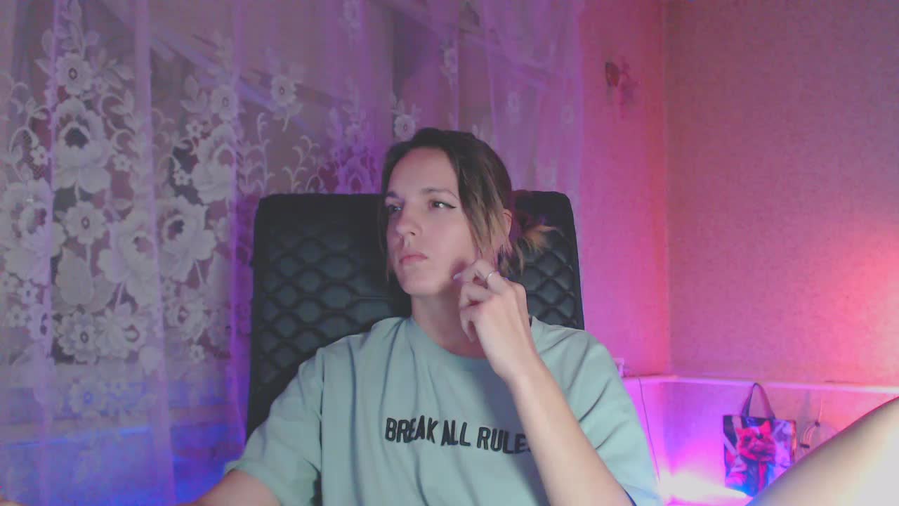 Babymuro4ka Adult Chat October 30, 2025