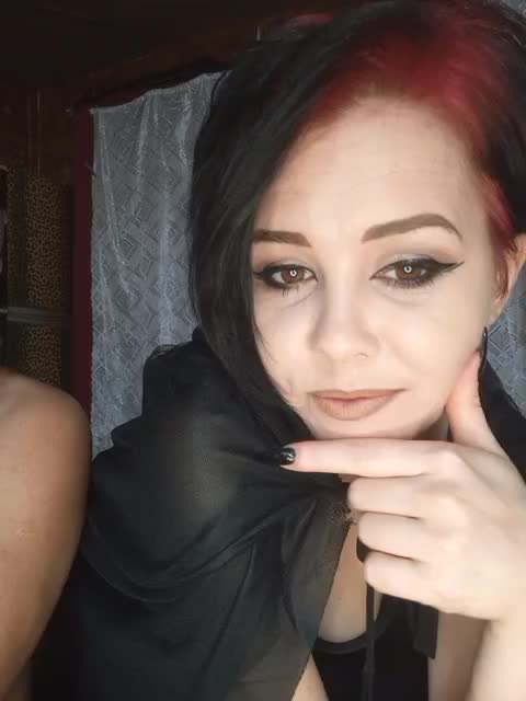 _Dia-Vik_ Adult Chat October 31, 2025