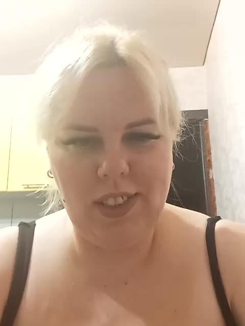 blondy_girl1499 Adult Chat October 31, 2025