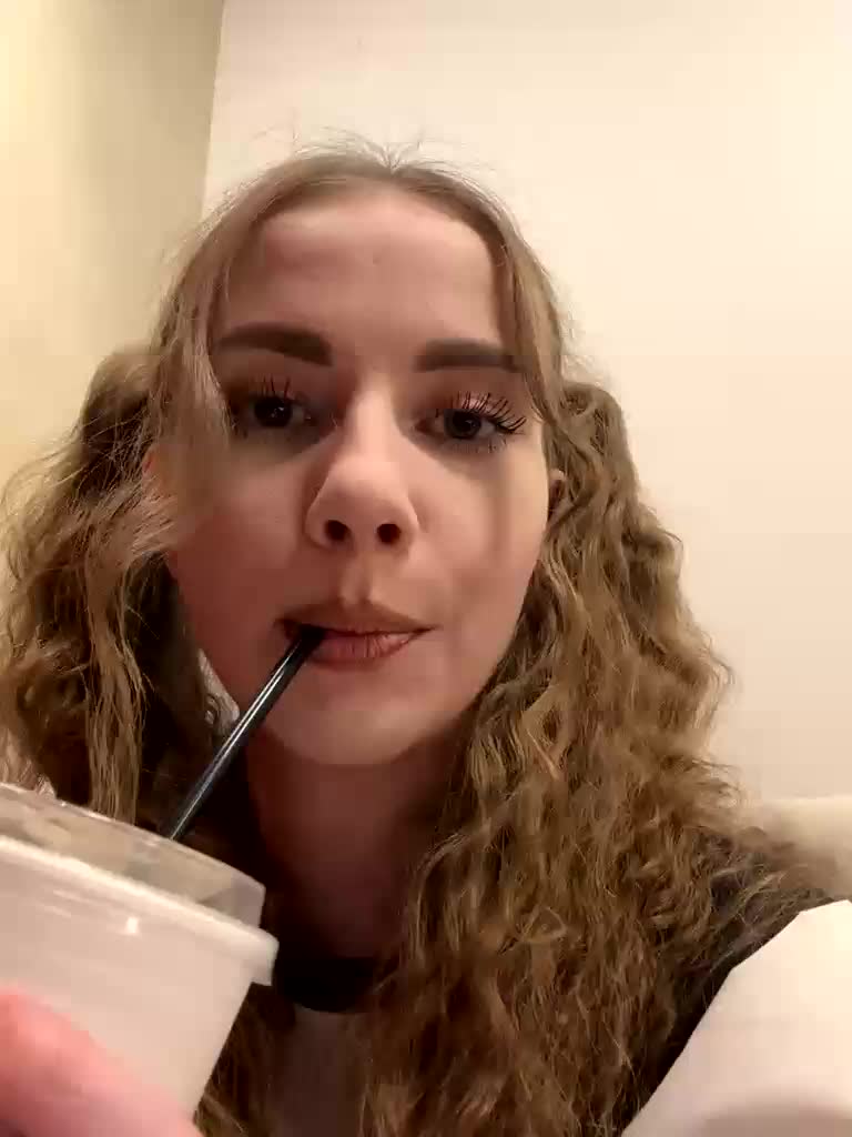 VikkiExtraCheese Adult Chat October 29, 2025