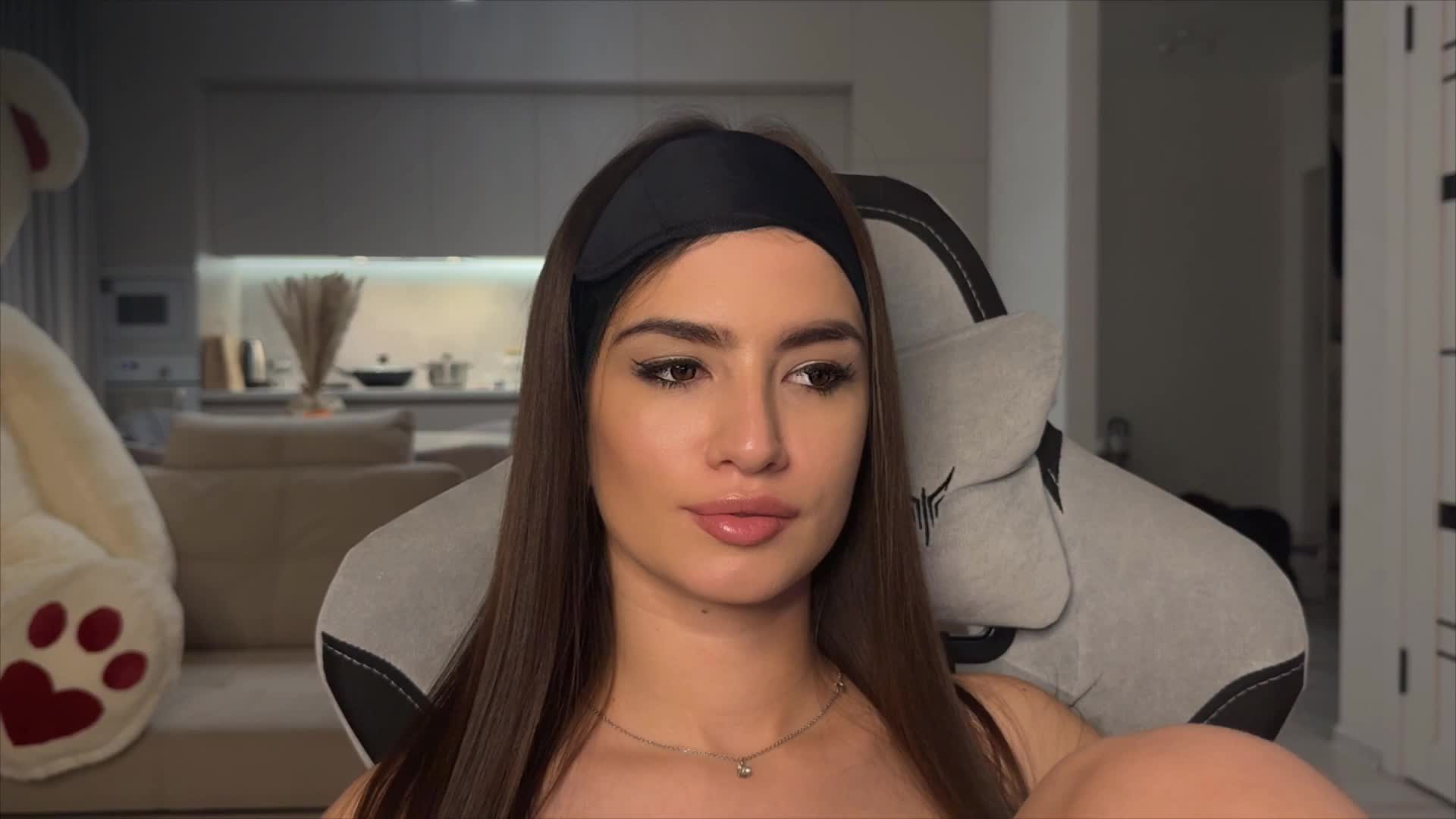 Sofi-Mi Adult Chat October 27, 2025