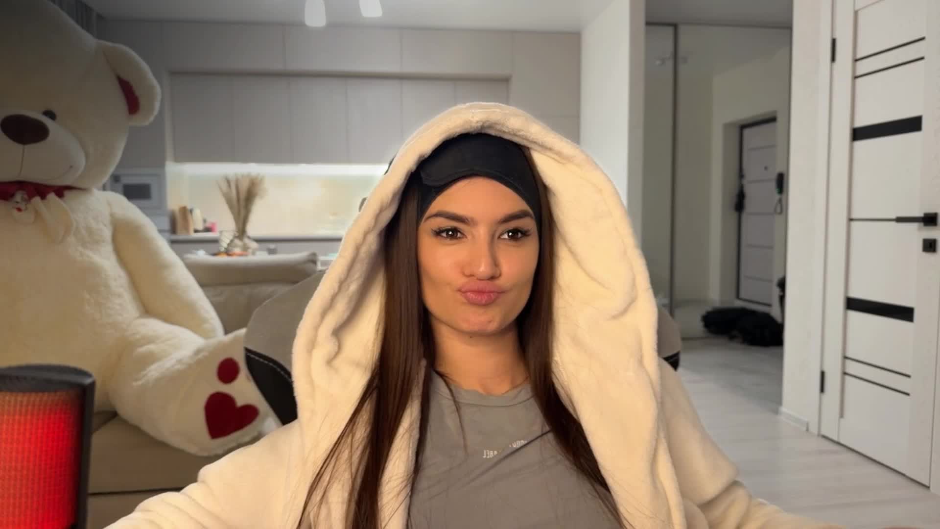 Sofi-Mi Adult Chat October 26, 2025