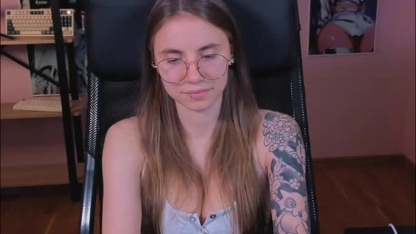 _lovelylove_ Adult Chat October 25, 2025