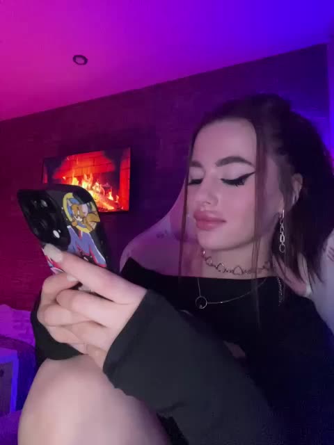 HotGirlEva Adult Chat October 31, 2025