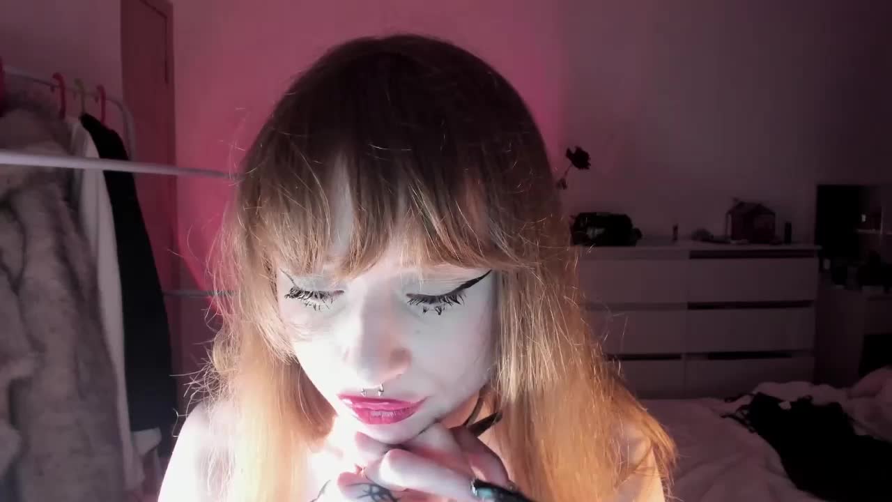 mnepohuyy Adult Chat October 29, 2025