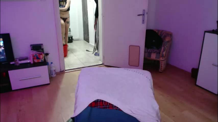 aliens4twenty Adult Chat October 27, 2025