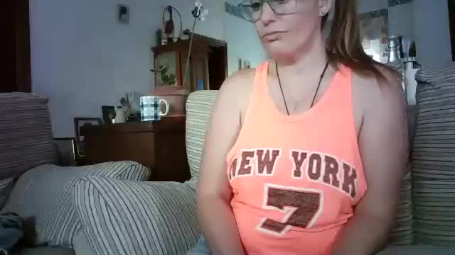 lolahueso Adult Chat October 31, 2025