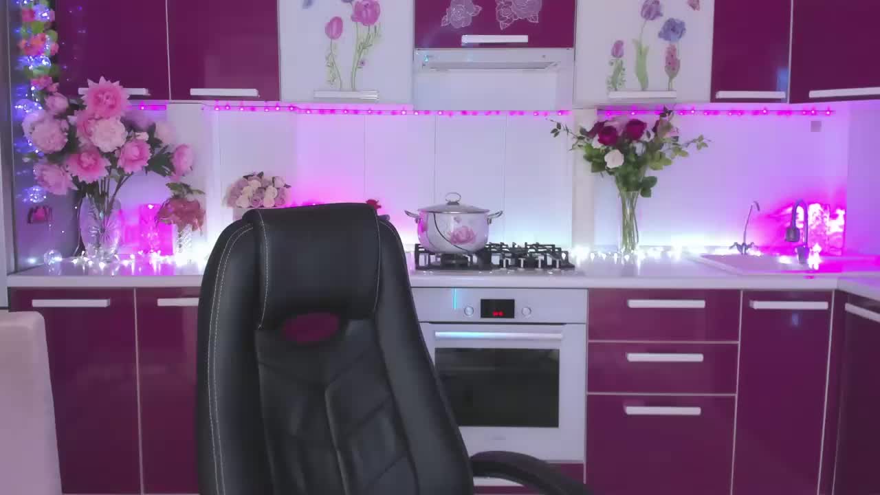 Olivija2020 Adult Chat October 31, 2025