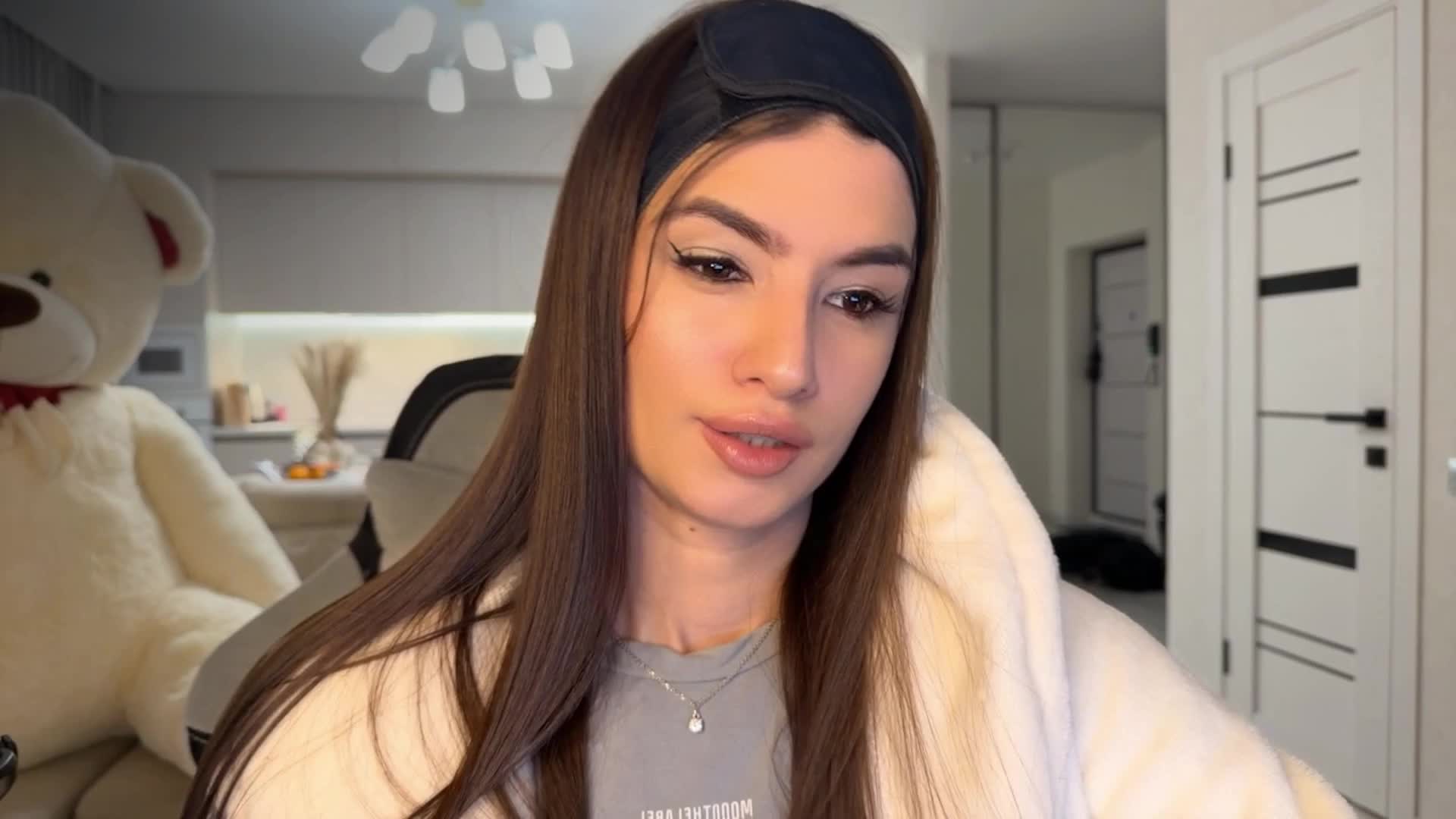 Sofi-Mi Adult Chat October 26, 2025