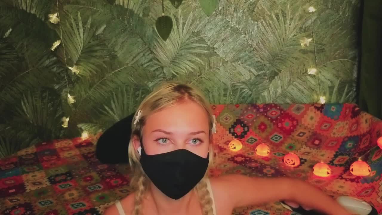 Meeeeow Adult Chat October 30, 2025