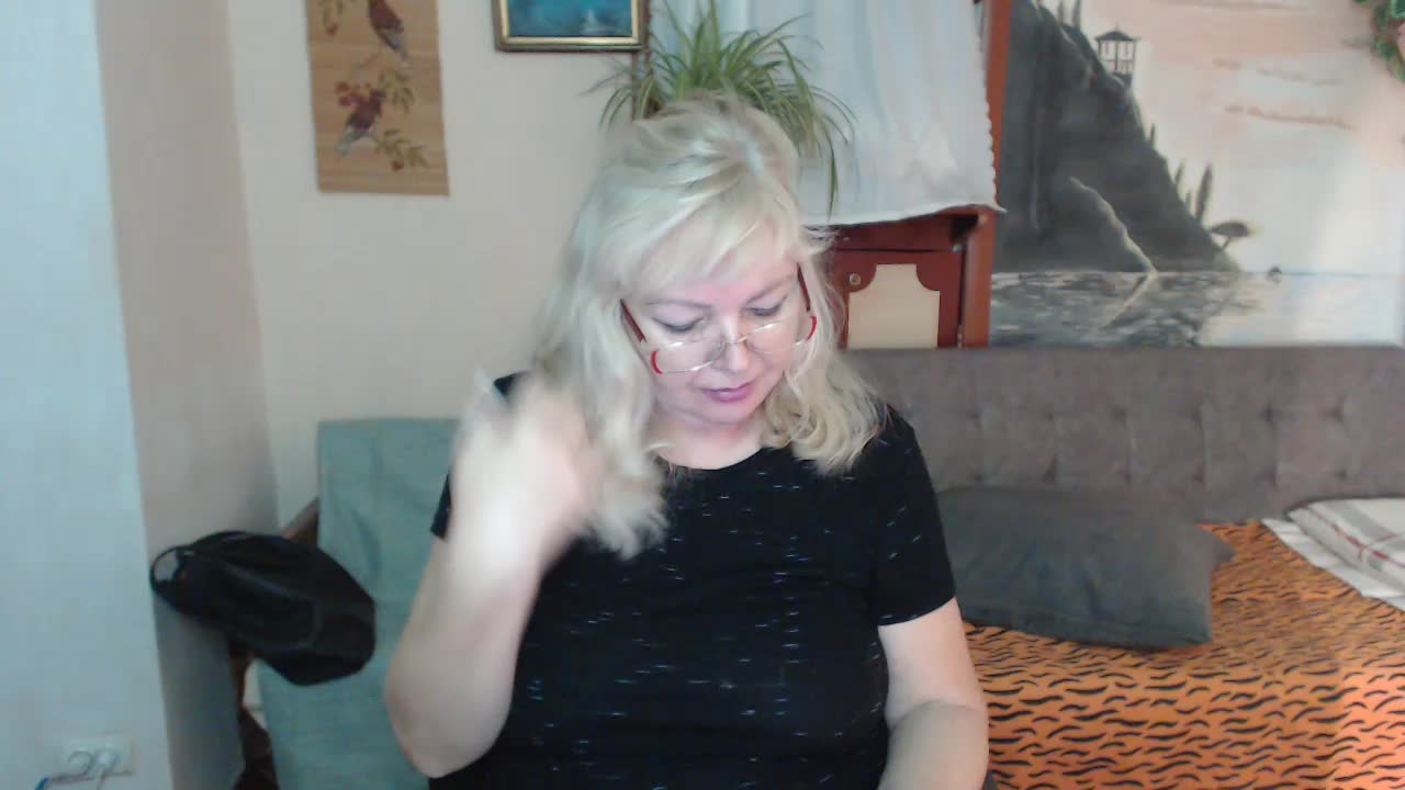 EvelynLoveShy Adult Chat October 30, 2025