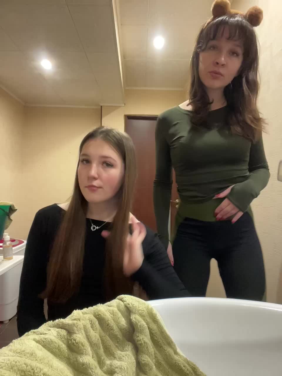 AHAHAC_HAXPEH_B_yHuTa3 Adult Chat October 30, 2025