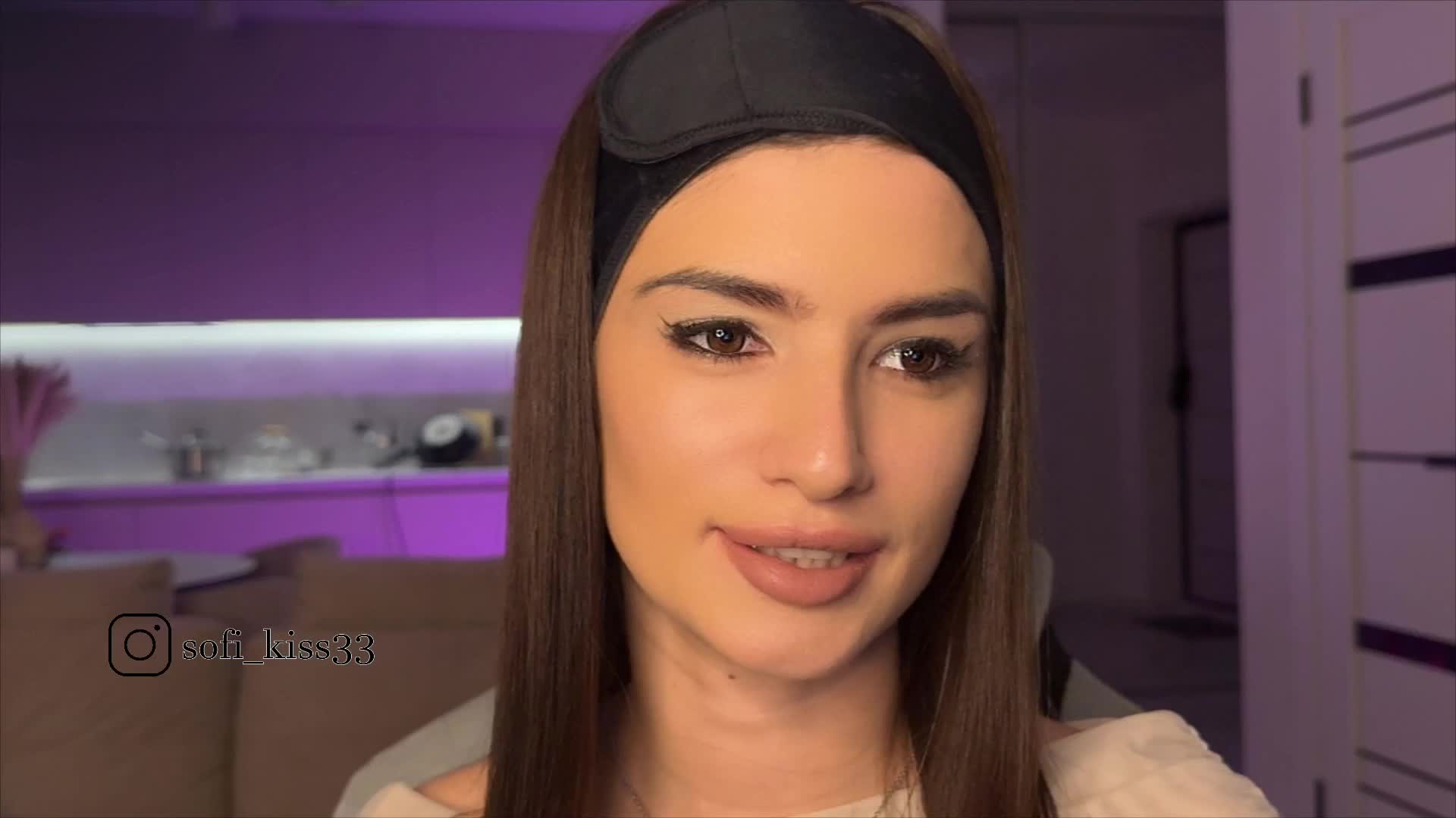 Sofi-Mi Adult Chat October 28, 2025