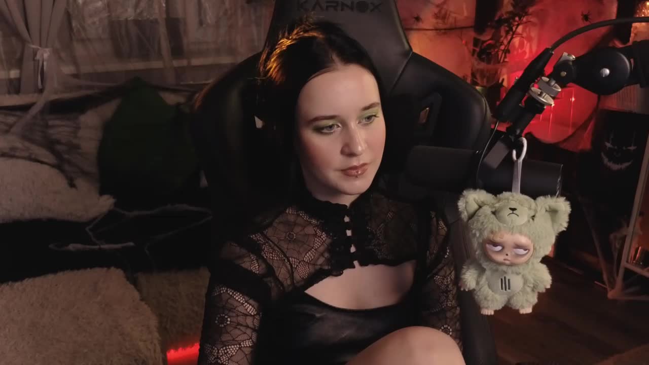 Kira_Li_Lime Adult Chat October 31, 2025