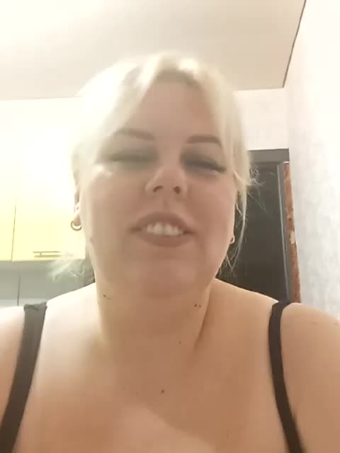 blondy_girl1499 Adult Chat October 31, 2025