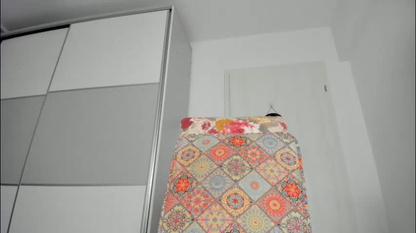 snow_flakee Adult Chat October 30, 2025