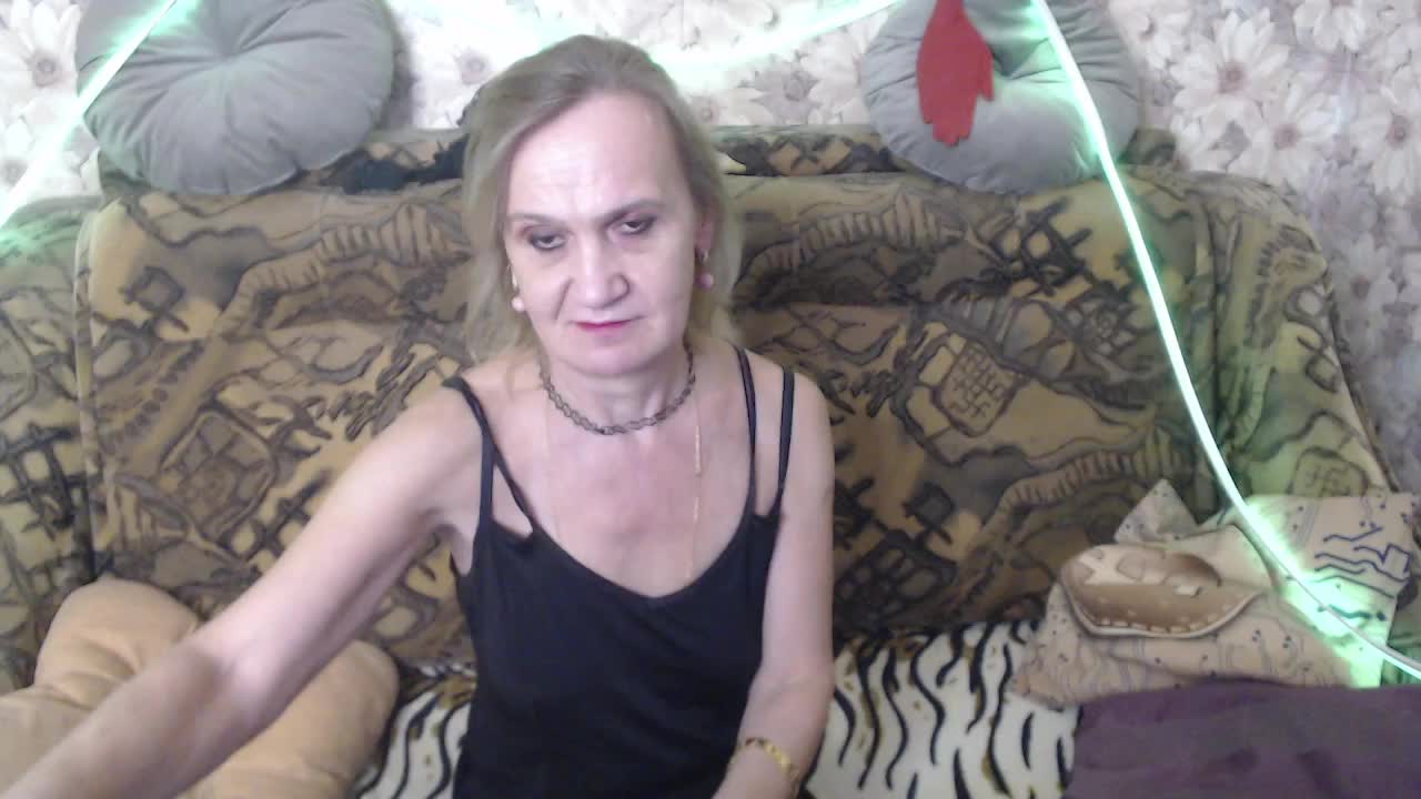 miss-bekker23 Adult Chat October 31, 2025