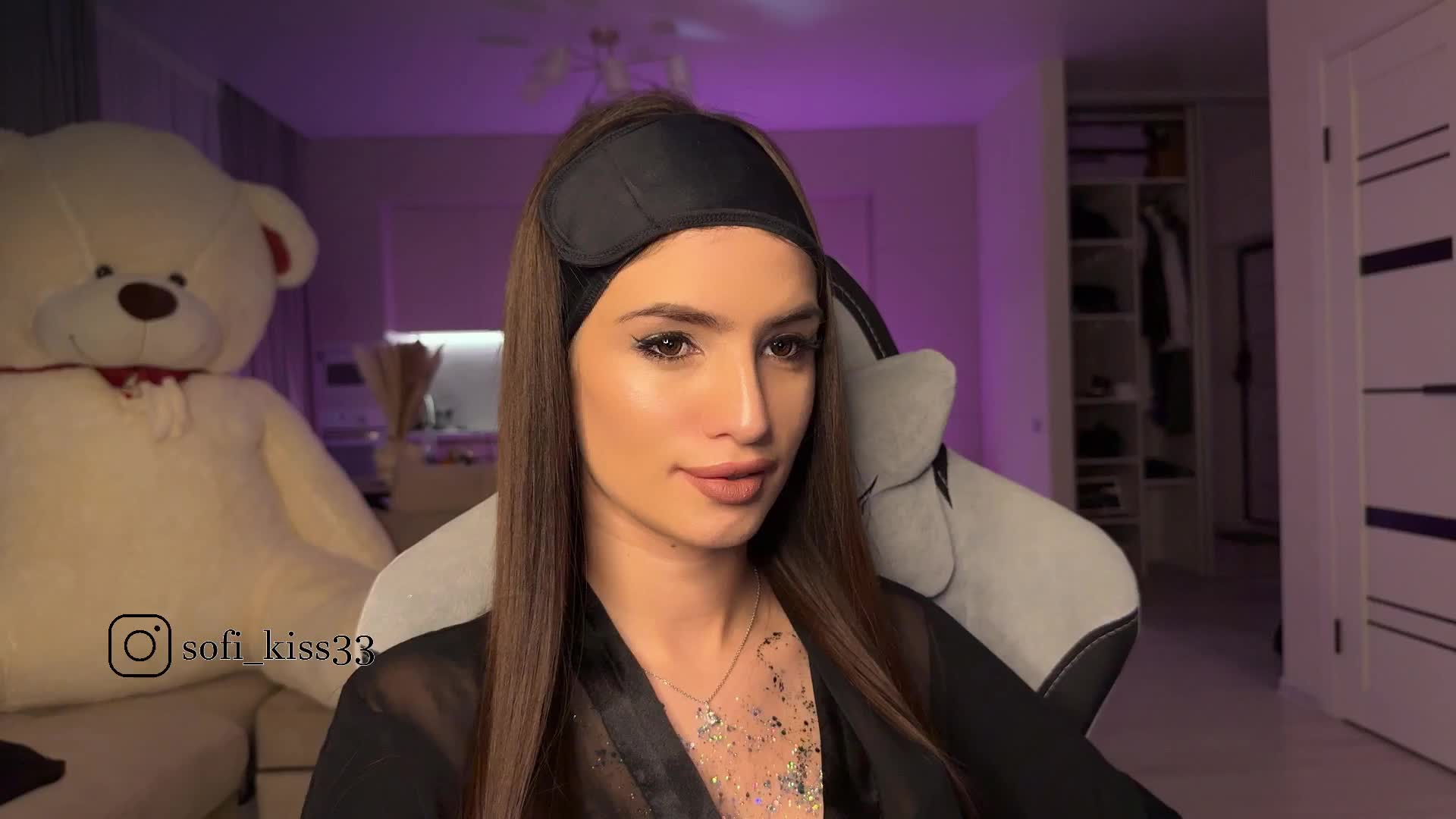 Sofi-Mi Adult Chat October 29, 2025