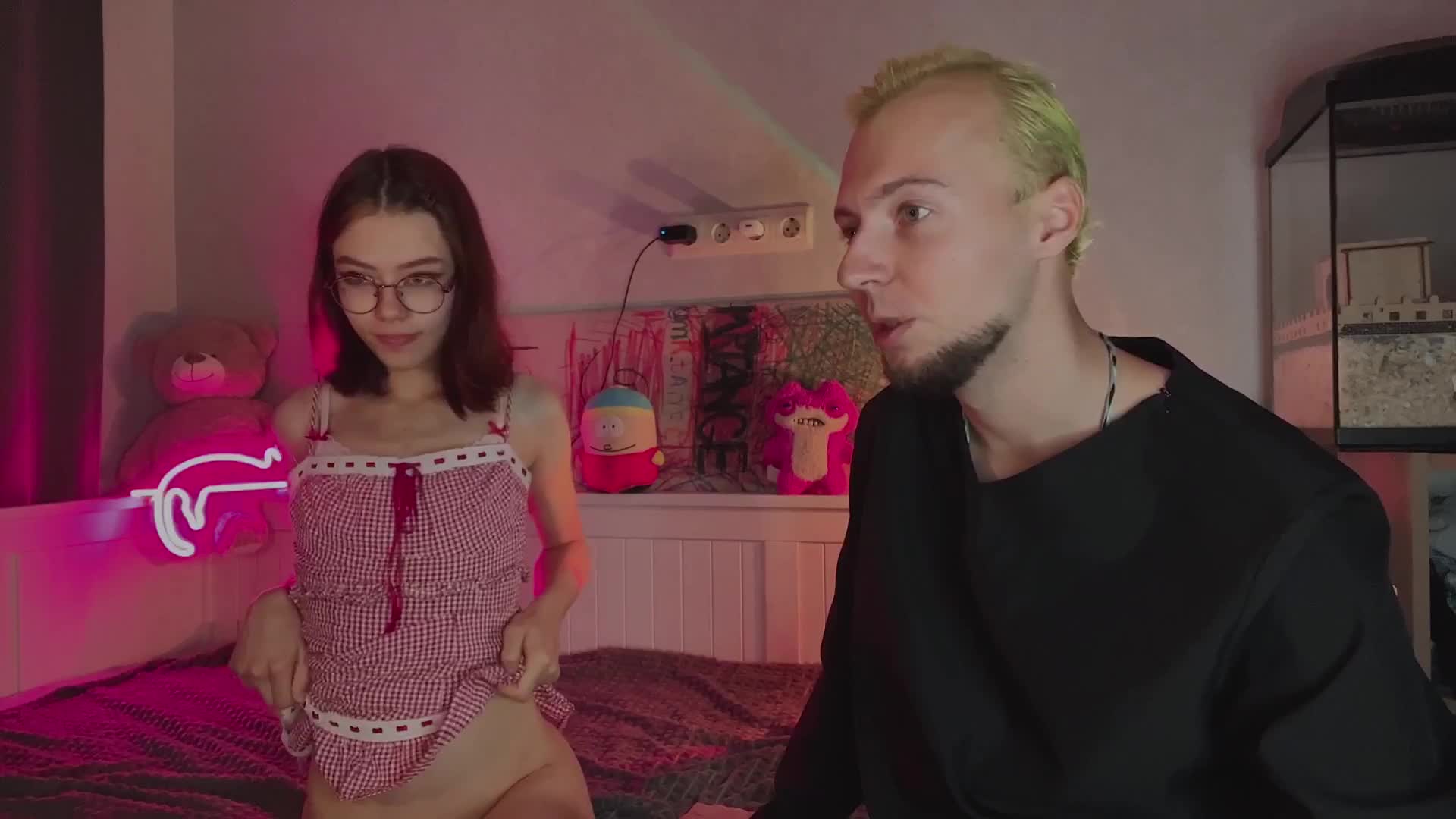 Z0mb1el0ll1 Adult Chat October 31, 2025