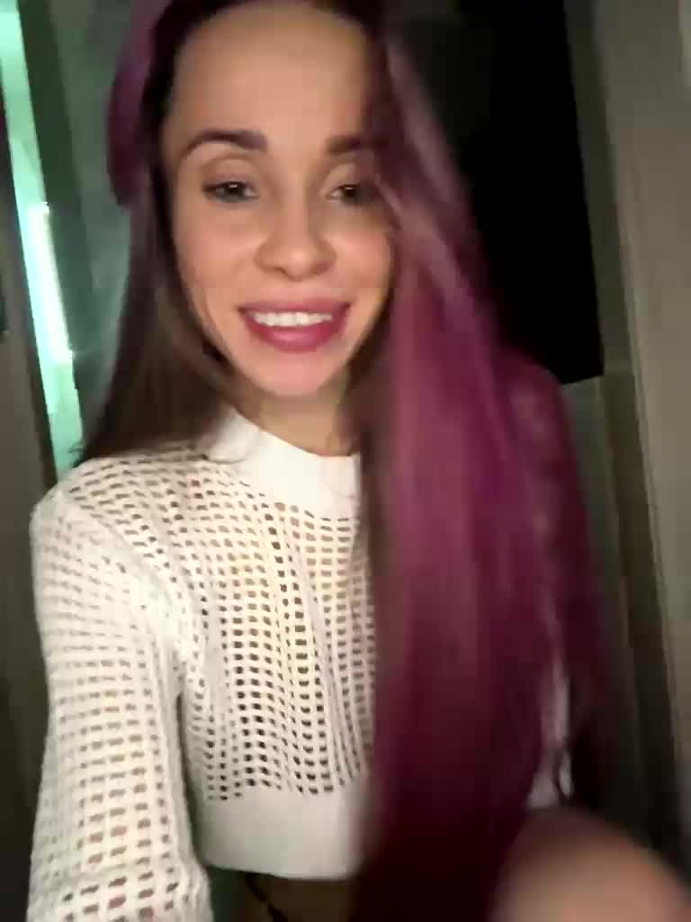 VIP17CoupleDream Adult Chat October 31, 2025