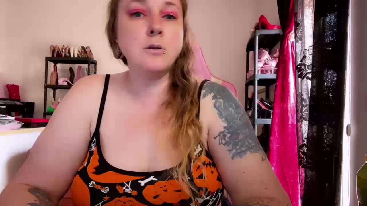 NylonQueen Adult Chat October 30, 2025