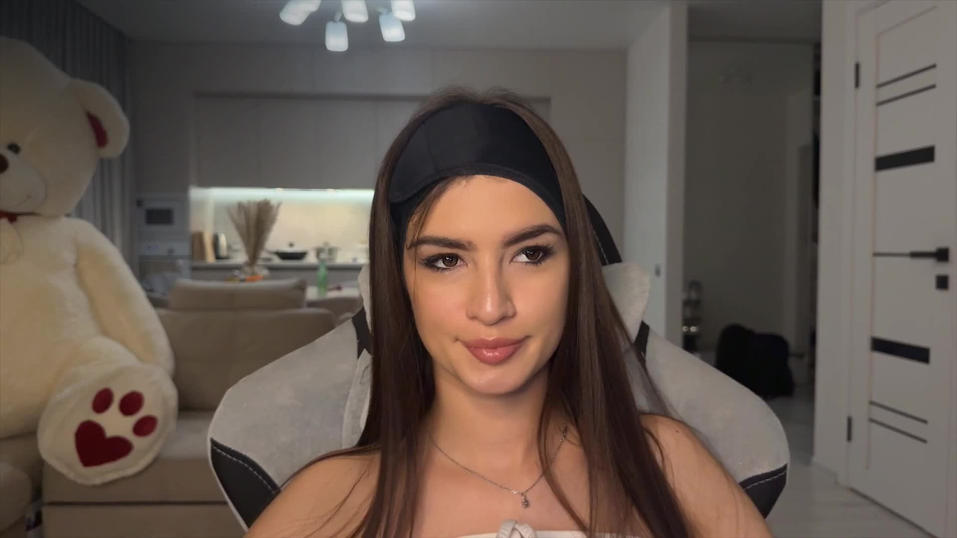 Sofi-Mi Adult Chat October 27, 2025