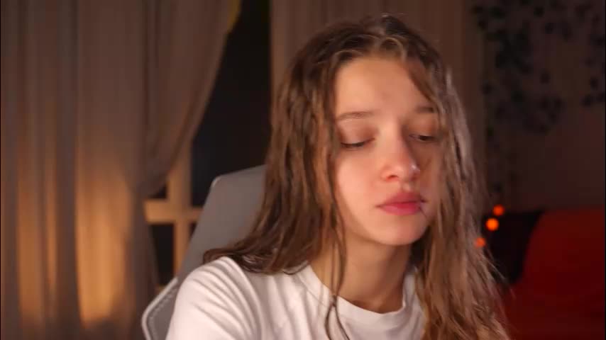 little_poetry Adult Chat October 30, 2025