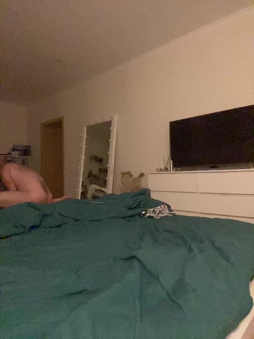 YuGoVi Adult Chat October 31, 2025