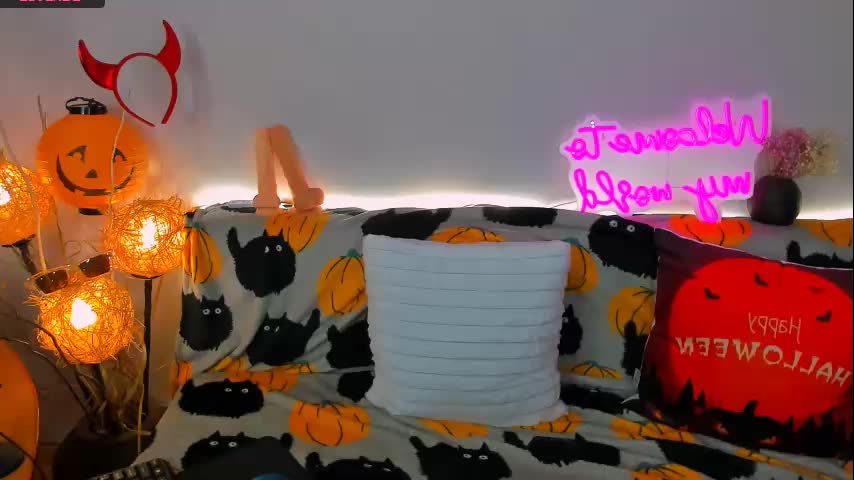 lucia_lucky Adult Chat October 31, 2025