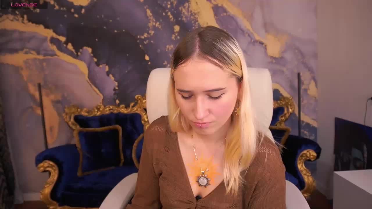 LilElfie Adult Chat October 30, 2025