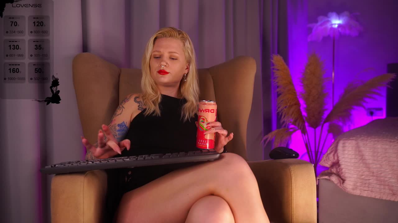 ViviaRocks Adult Chat October 31, 2025