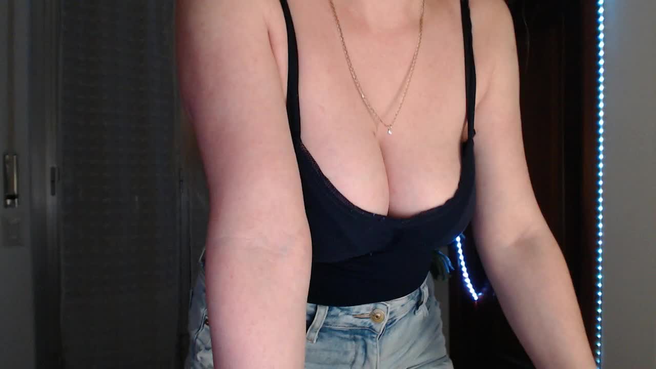 Alina-Lovely Adult Chat October 30, 2025