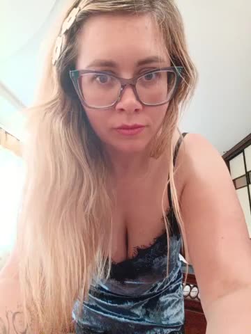 Elegant00Girl Adult Chat October 31, 2025