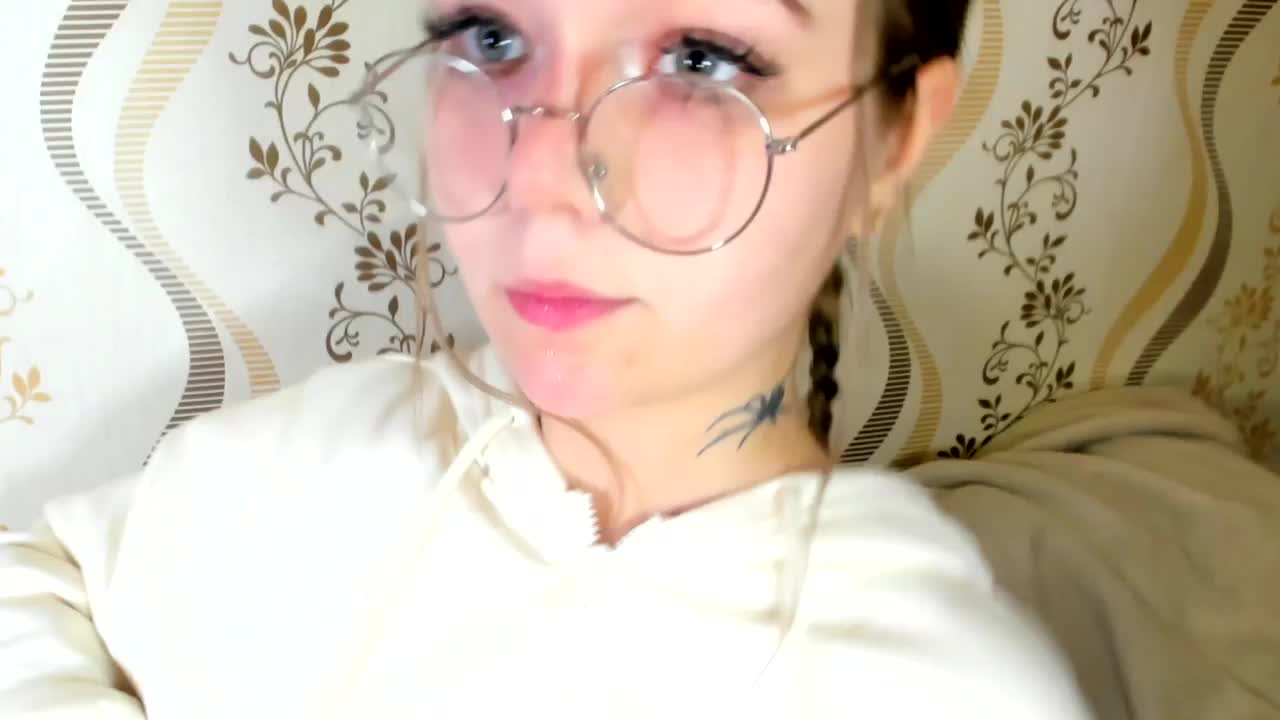 MelMooon Adult Chat October 31, 2025