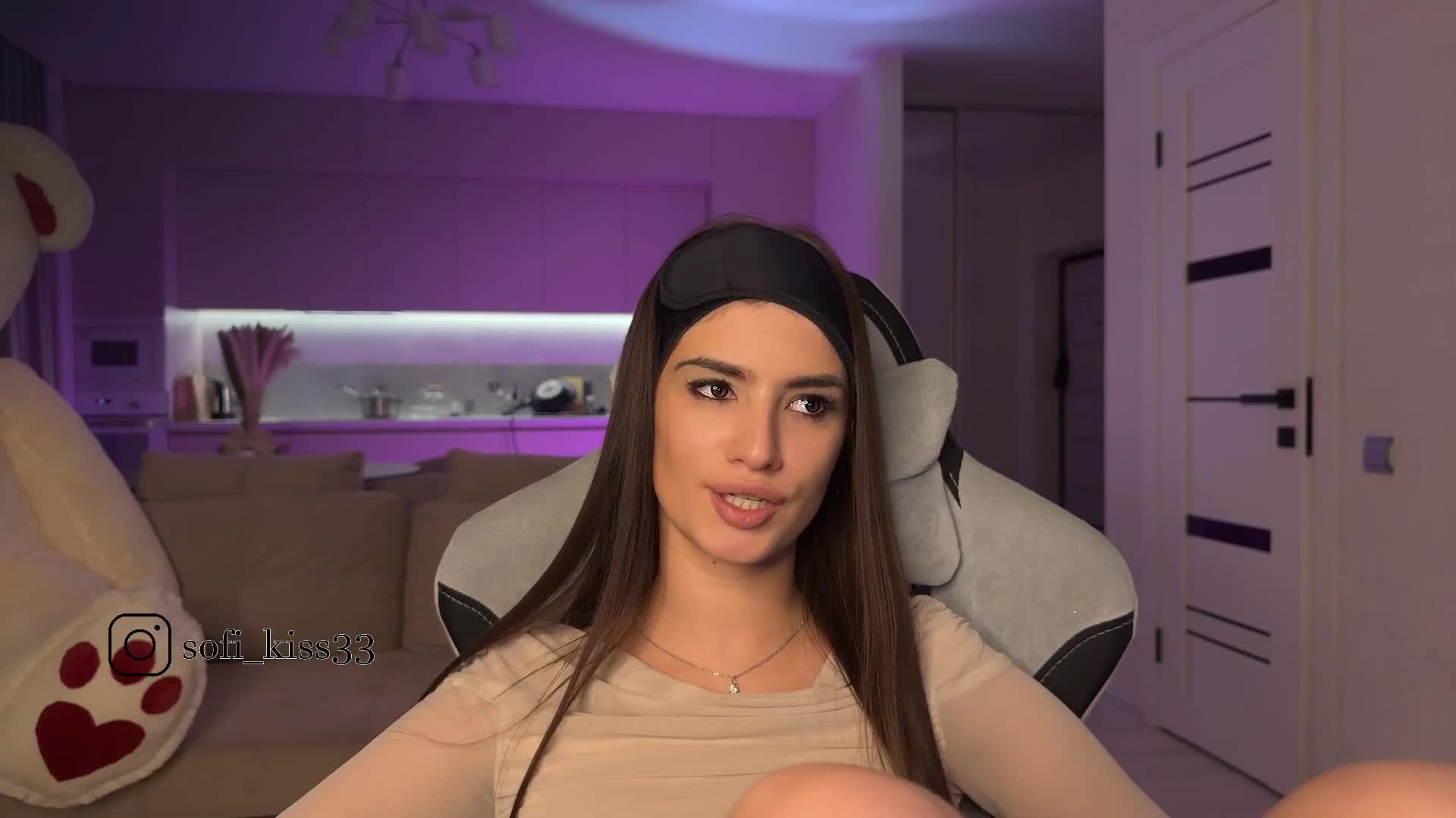 Sofi-Mi Adult Chat October 28, 2025