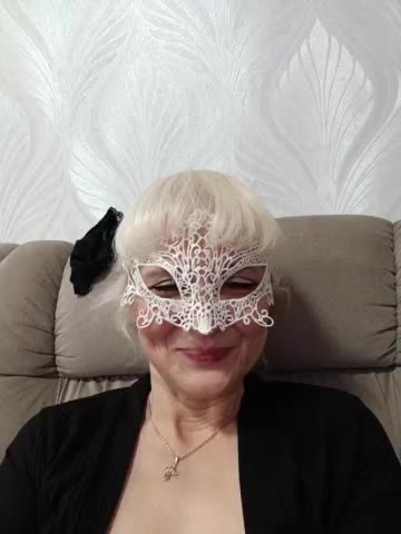 Iinna Adult Chat October 31, 2025