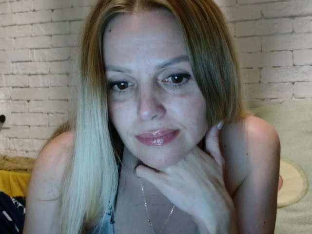 AngelAlone Adult Chat October 31, 2025