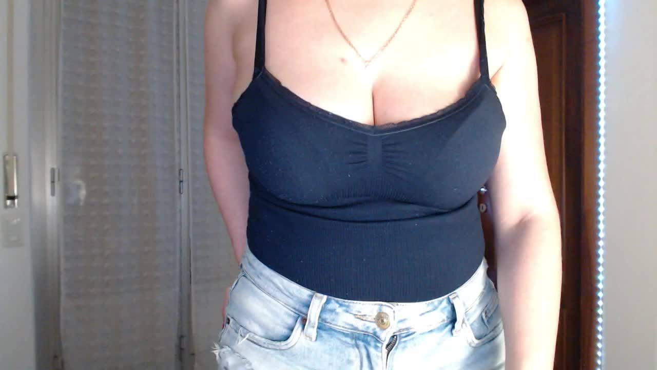 Alina-Lovely Adult Chat October 31, 2025