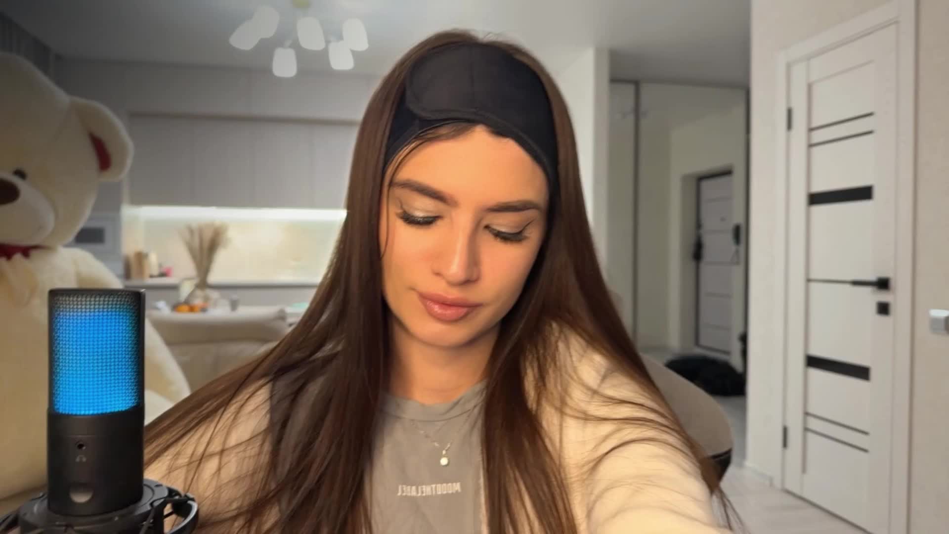 Sofi-Mi Adult Chat October 26, 2025