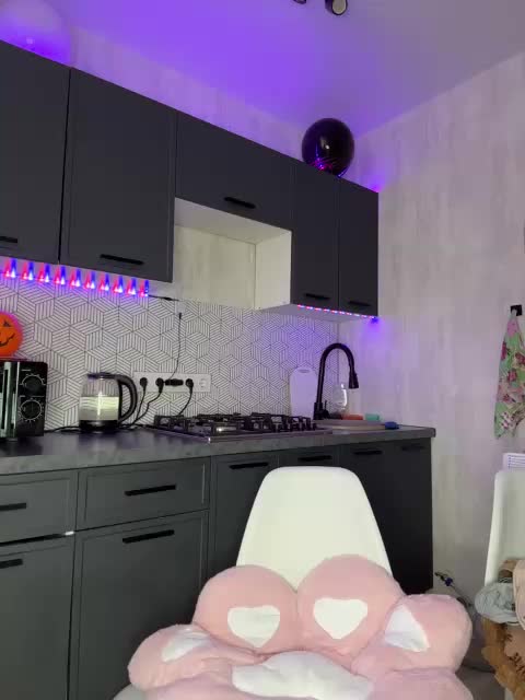 LallyRose Adult Chat October 31, 2025