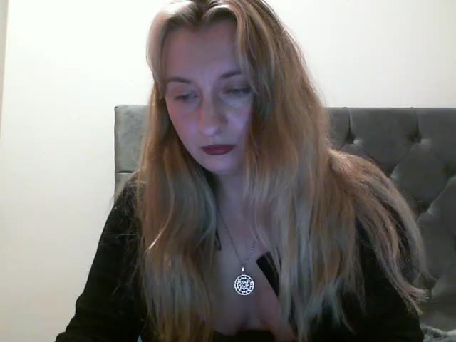 RuslanaFlower Adult Chat October 31, 2025