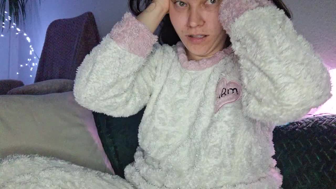 CyndeeWinter Adult Chat October 31, 2025