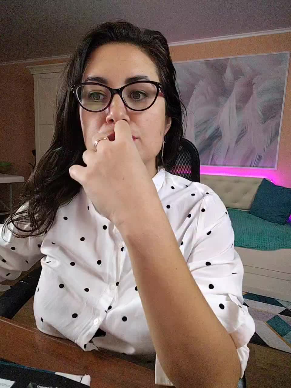 AlicaLovely Adult Chat October 31, 2025