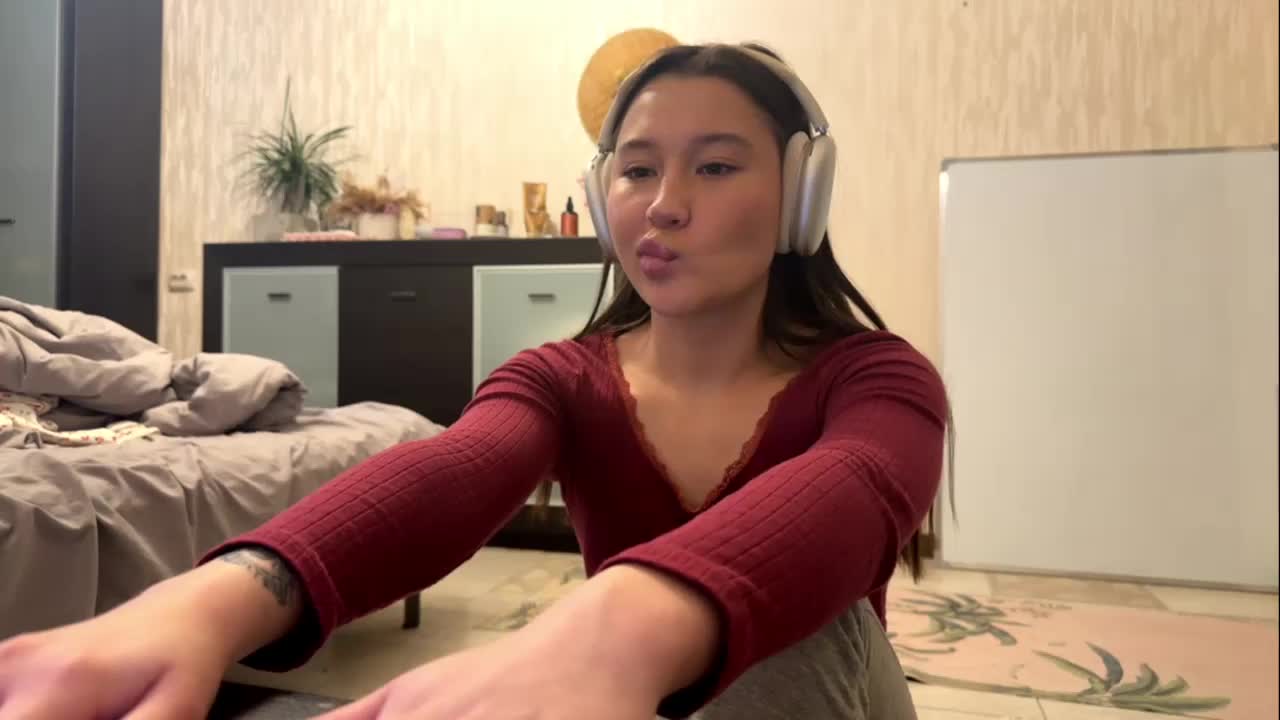 LakishaYanish Adult Chat October 31, 2025